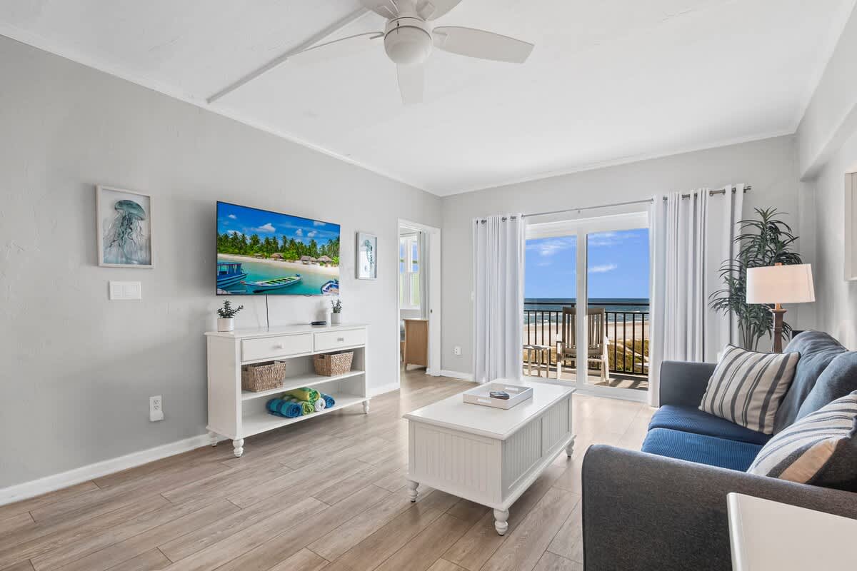 Sun & Surf Poolside Condo