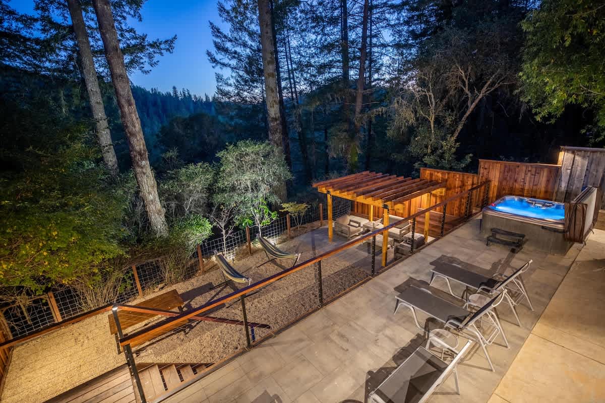 Vista Retreat Hot Tub and Wine Tastings Included