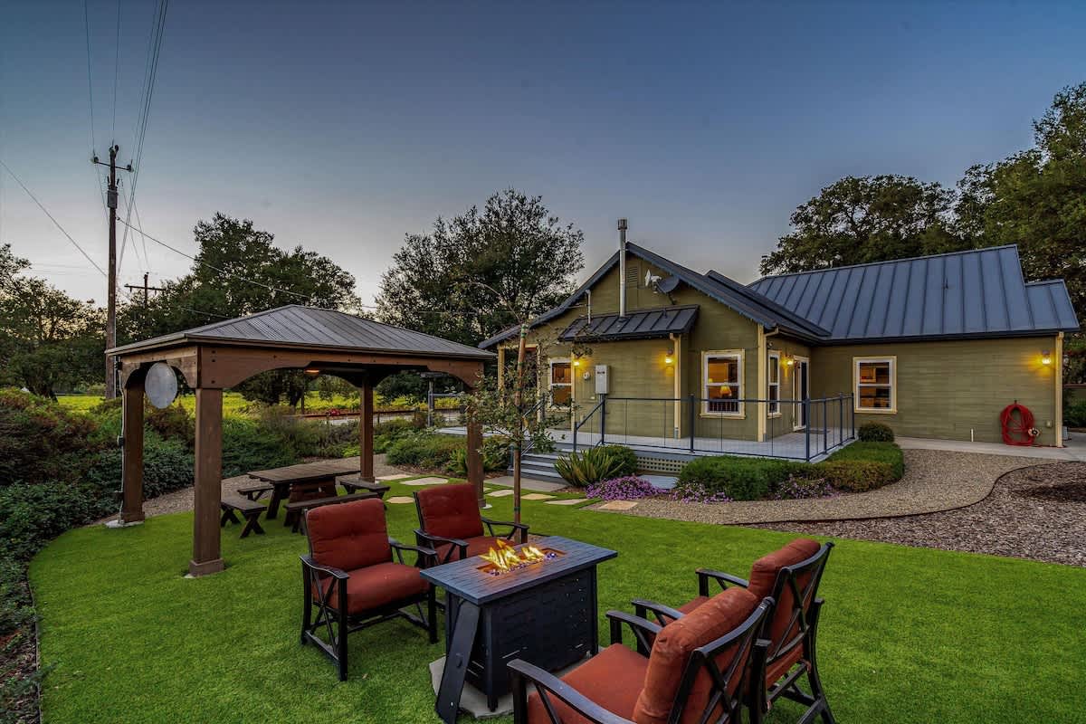 Santini Farmhouse Wine Tastings Included 5