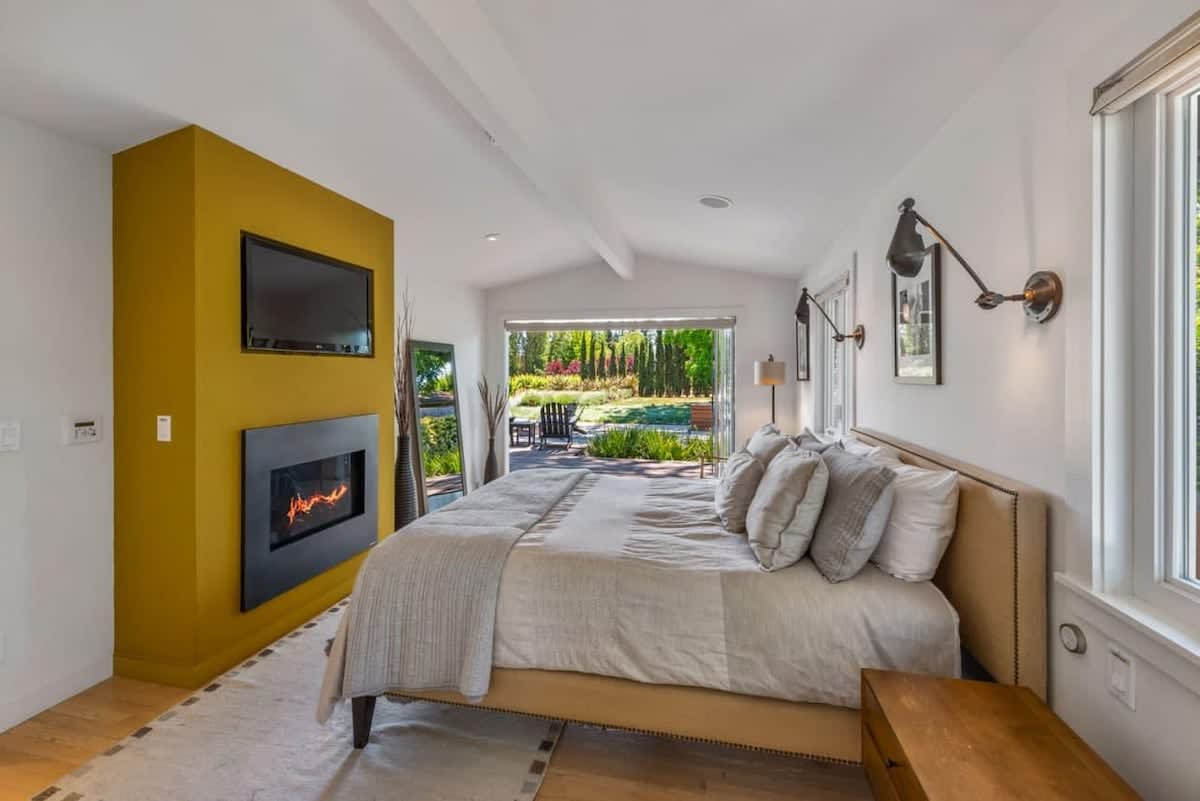 Haven with Pool Hot Tub and Tastings Included 3