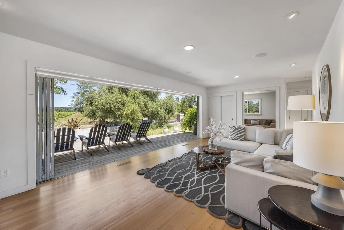 Haven with Pool Hot Tub and Tastings Included 4