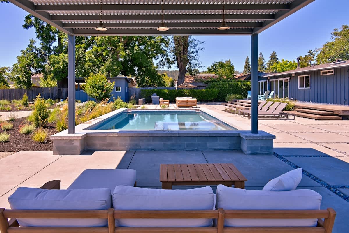 Haven with Pool Hot Tub and Tastings Included