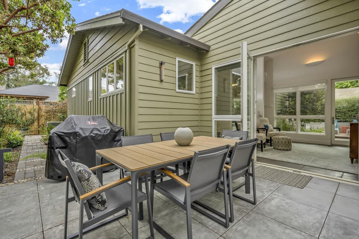 Heavenly Hideaway Wine Tastings Included 5