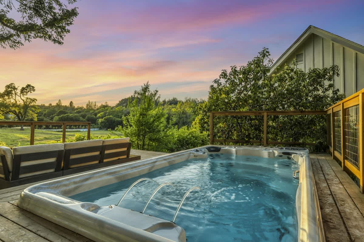 Calistoga Cottage Hot Tub and Tastings Included