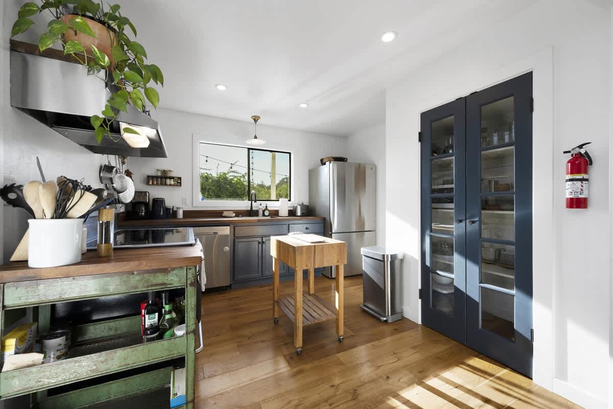 Calistoga Cottage Hot Tub and Tastings Included 3