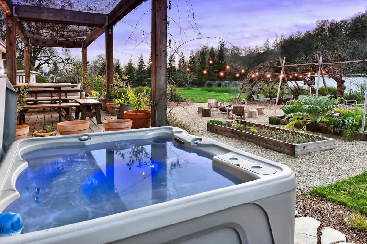 Homestead with Pool Hot Tub and Tastings Included 2