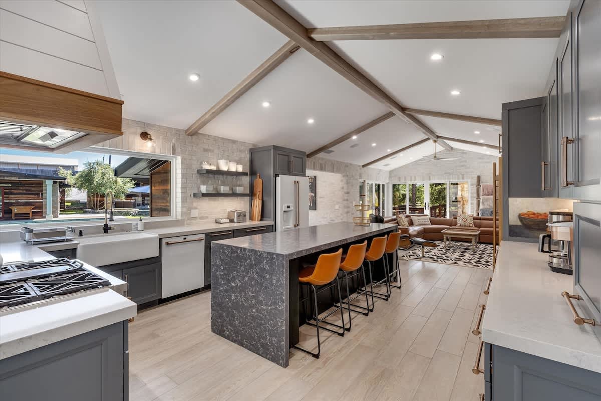 Villa with Pool Hot Tub and Tastings Included 2