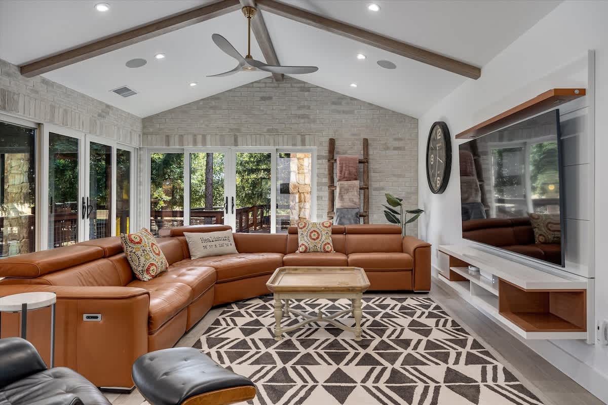 Villa with Pool Hot Tub and Tastings Included 5