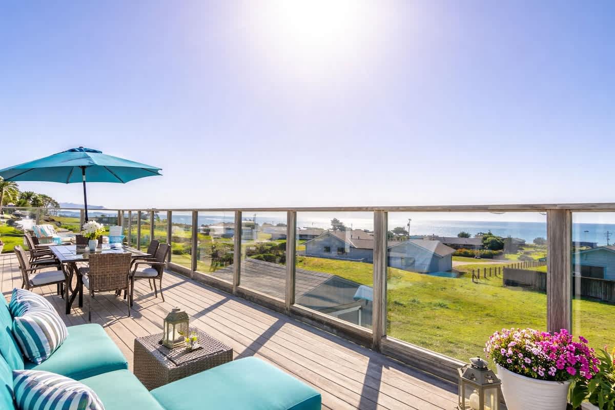 Bodega Bay Oasis Wine Tastings Included