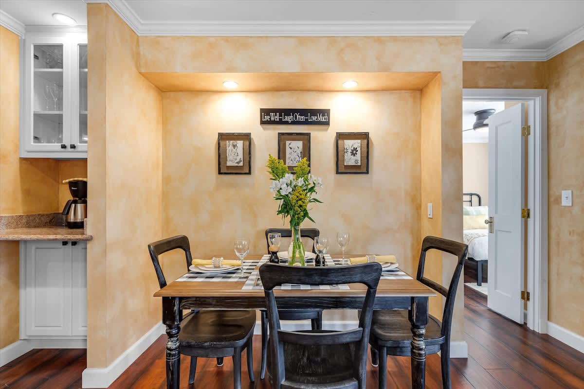 Heart of Healdsburg Wine Tastings Included 5