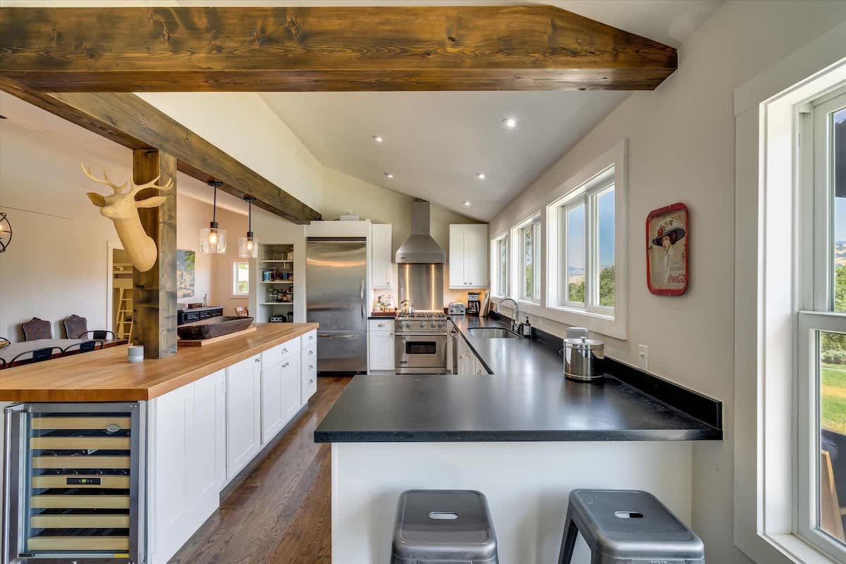 Calistoga Vista Pool Hot Tub Tastings Included 4