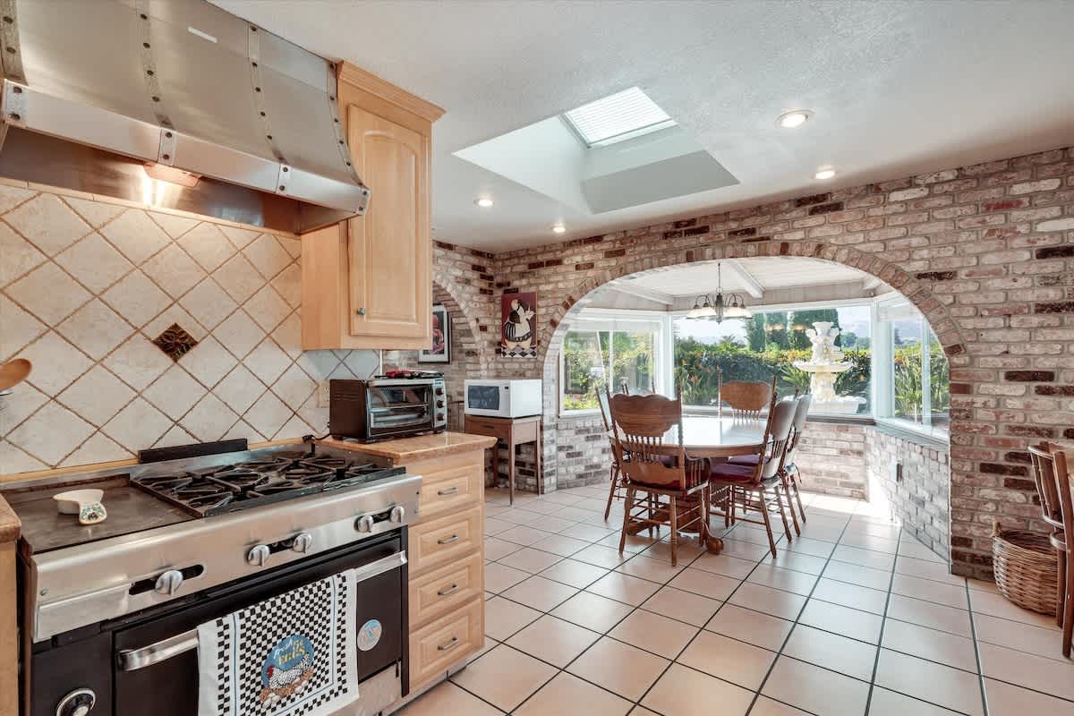 Farmstay with Pool and Wine Tastings Included 2