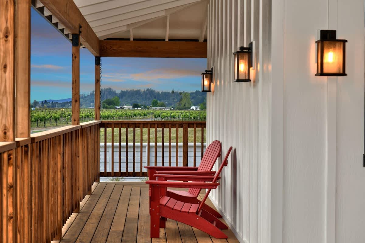 Vineyard Vue Wine Tastings Included 2