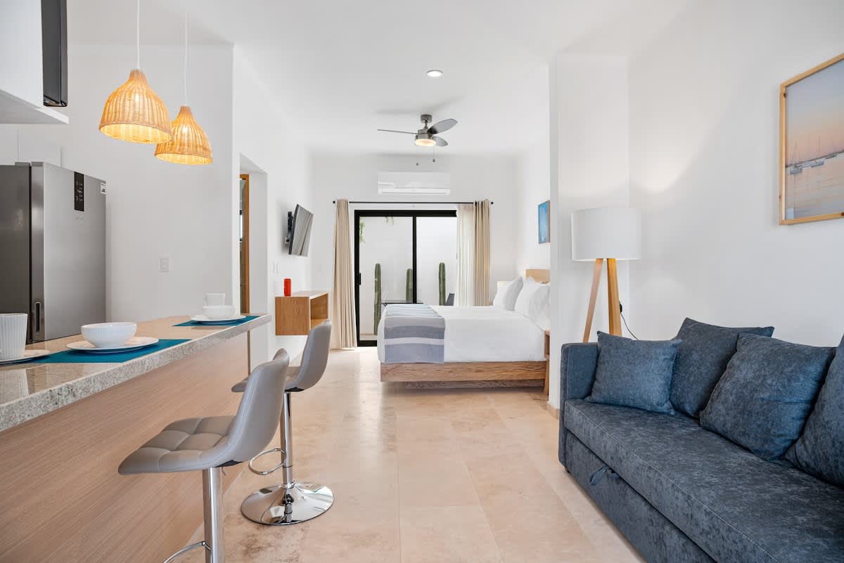 Pineda 102 Ground Floor Studio Parking & Cleaning — La Paz, Baja California Sur — vacation rental