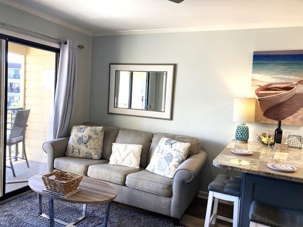 April Tax Special | Save 15% (3+ Nights) - Coastal Hilton Head Studio: Beach & Tennis Access — Hilton Head Island, SC — vacation rental