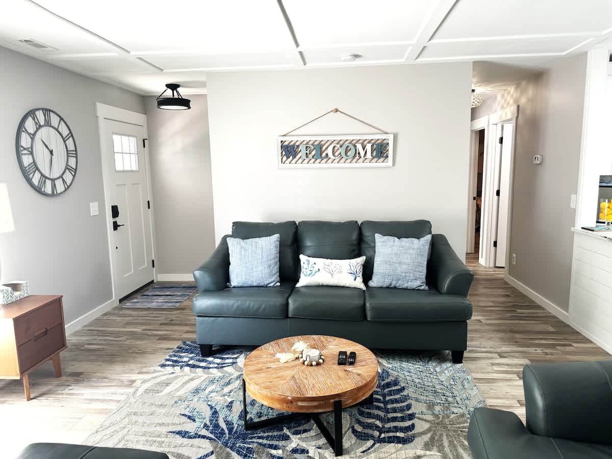 3 Blocks to the Beach! Modern 3BR/3BA Family Haven — Hilton Head Island, SC — vacation rental
