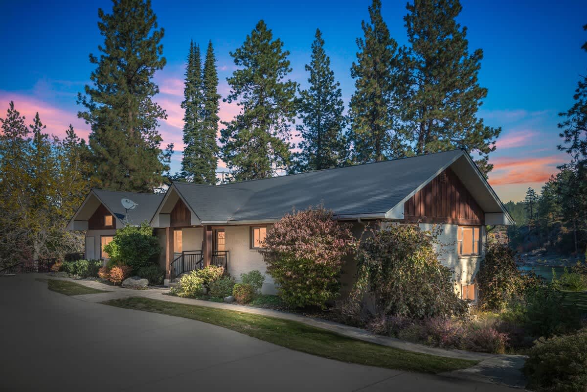 Luxury Riverfront Escape with Kayaks & Views — Post Falls, ID — vacation rental