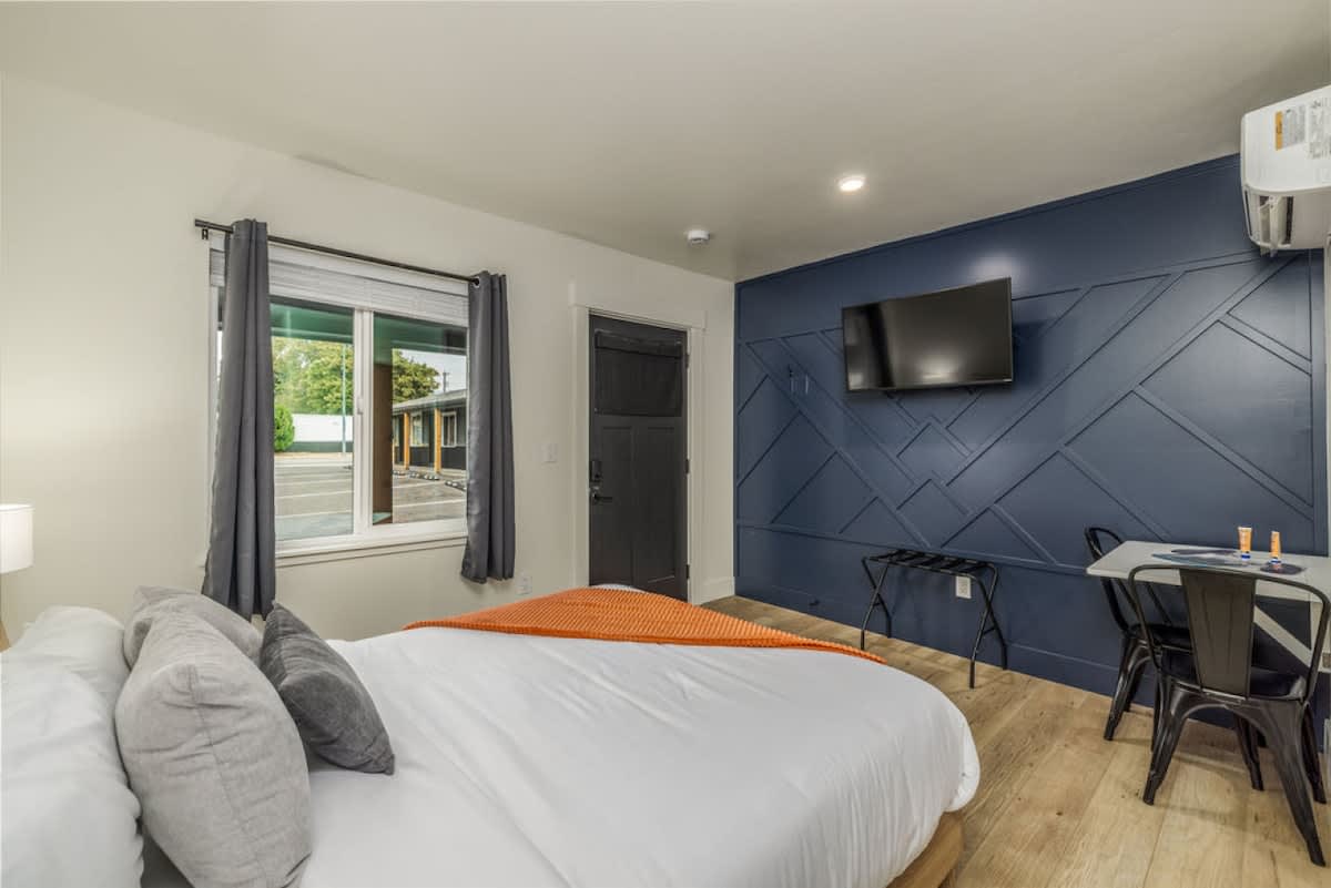 Downtown Studio 9 Food Truck Pavilion Next Door — Coeur d'Alene, ID — vacation rental