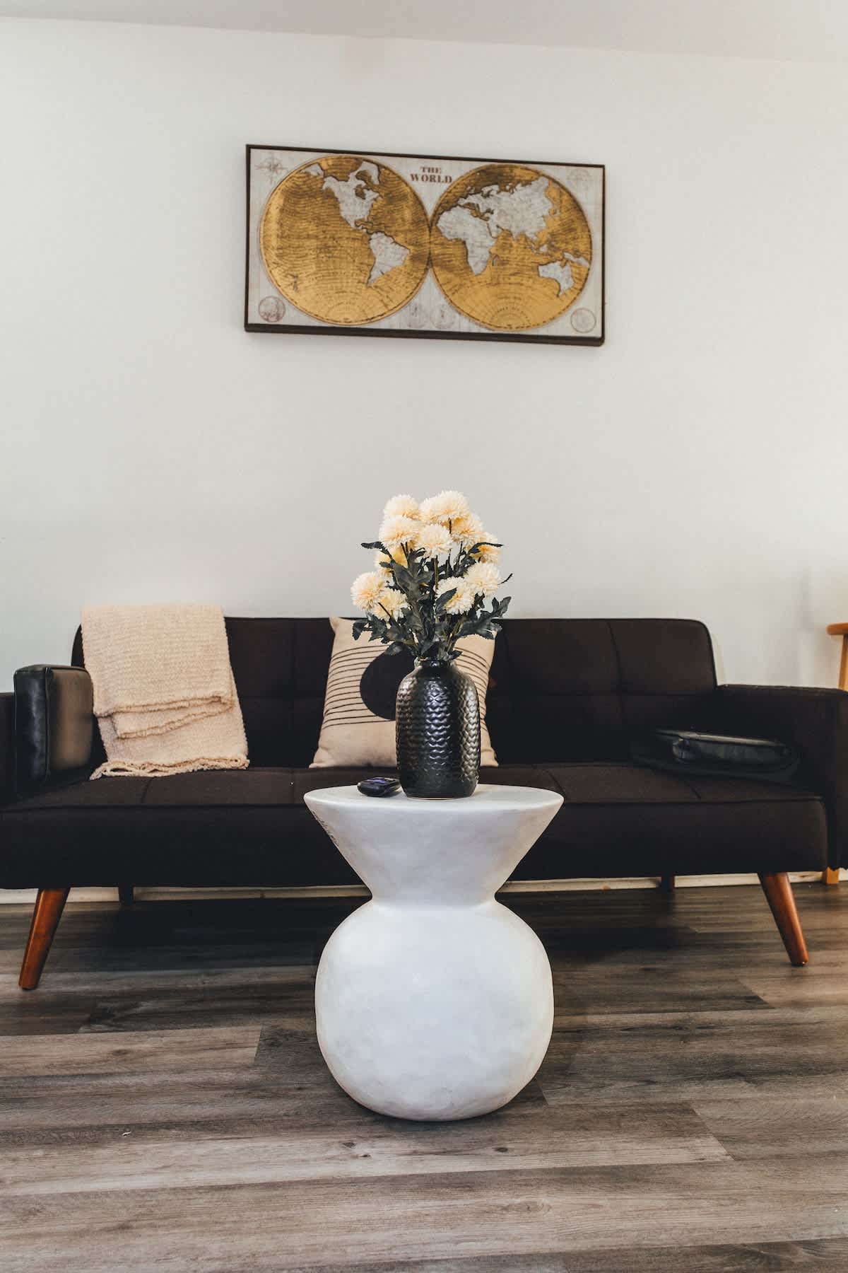Modern DC Condo w/ Free Parking Permit & City Access