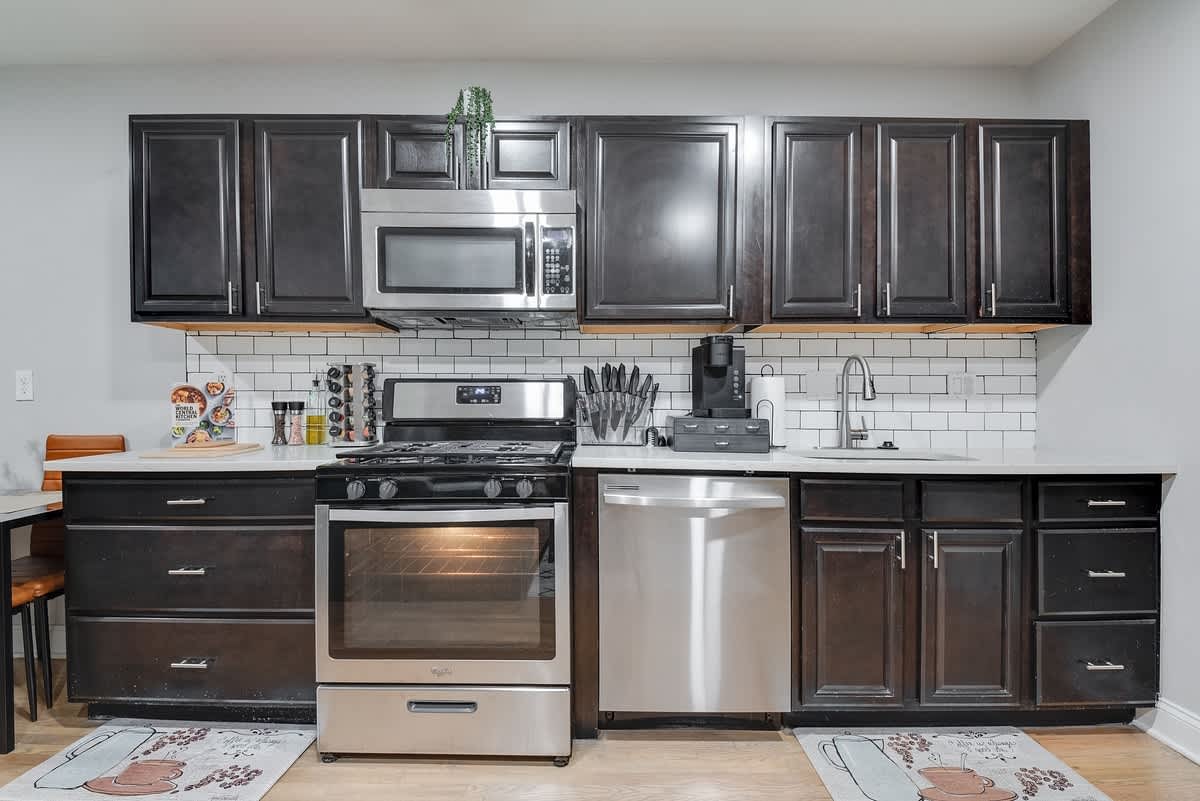 Chic Condo Steps from H St & Union Market