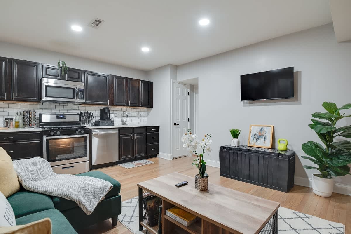 Chic Condo Steps from H St & Union Market