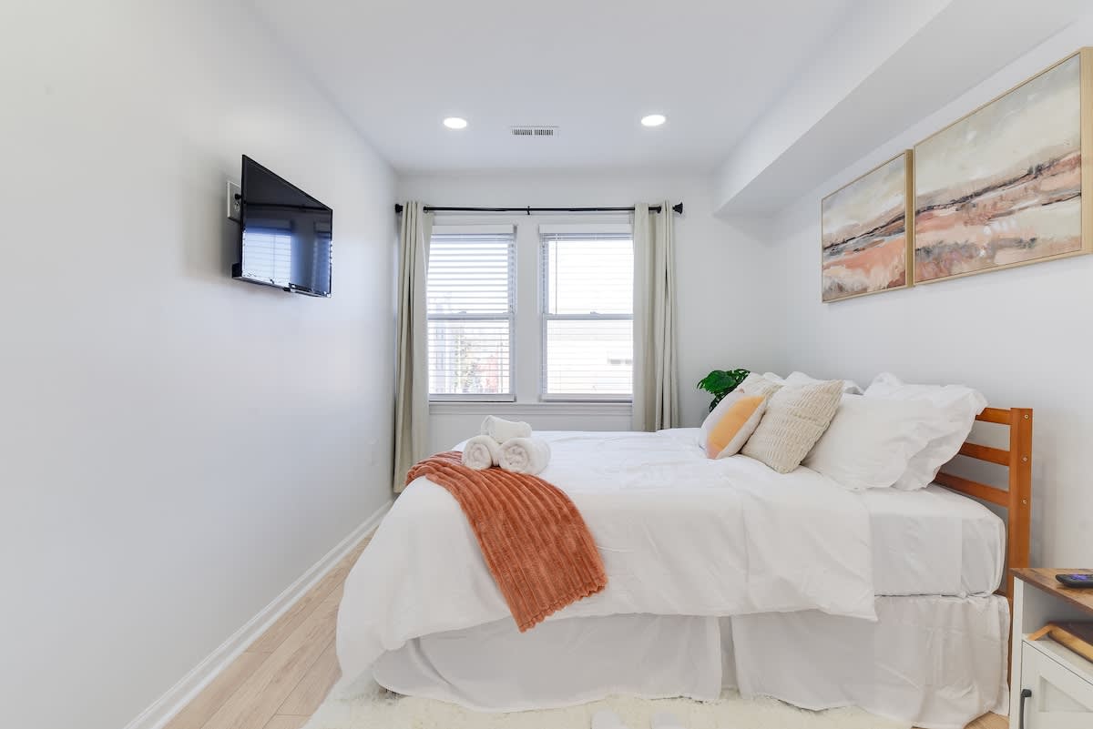 Stylish Group Condo - Prime DC Location