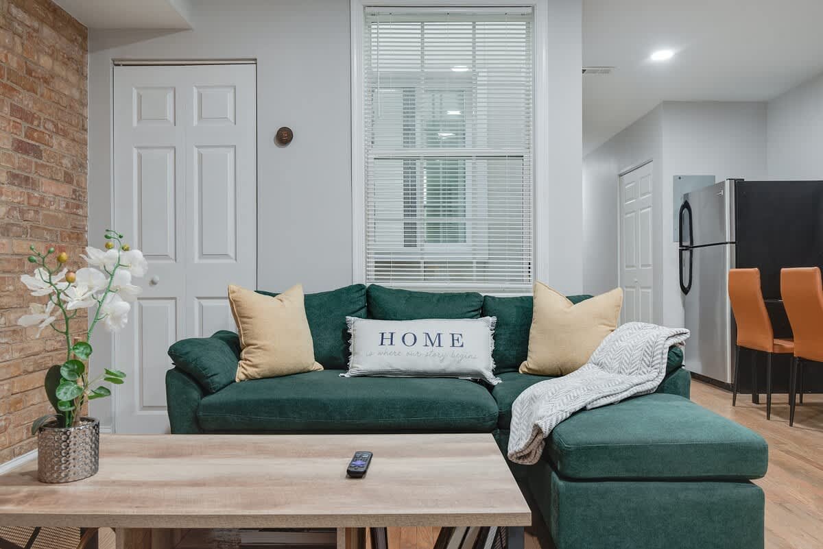 Stylish Group Condo - Prime DC Location