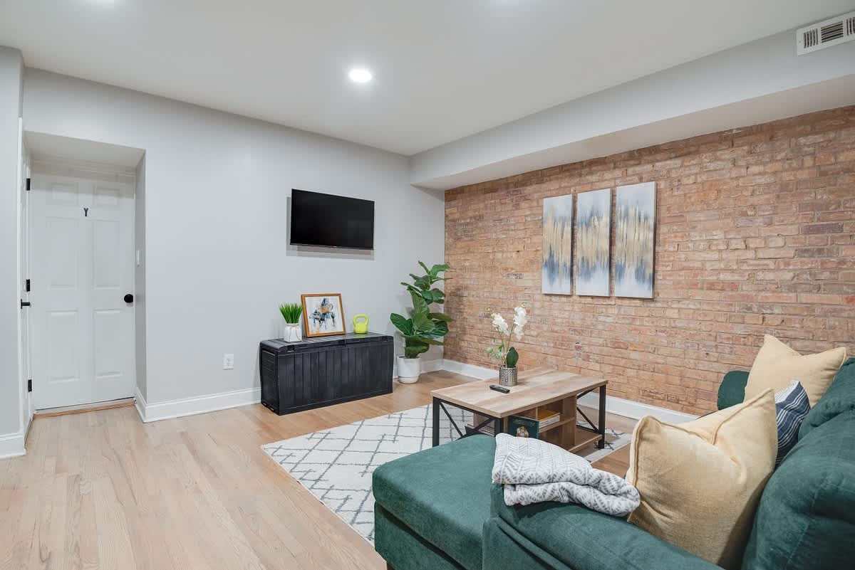 Stylish Group Condo - Prime DC Location