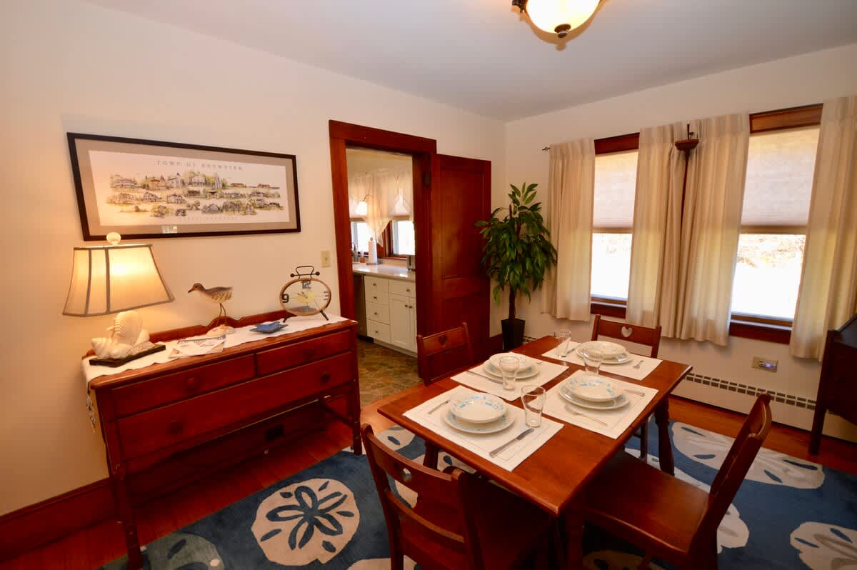 5 min to Breakwater Beach Bike Trail 6