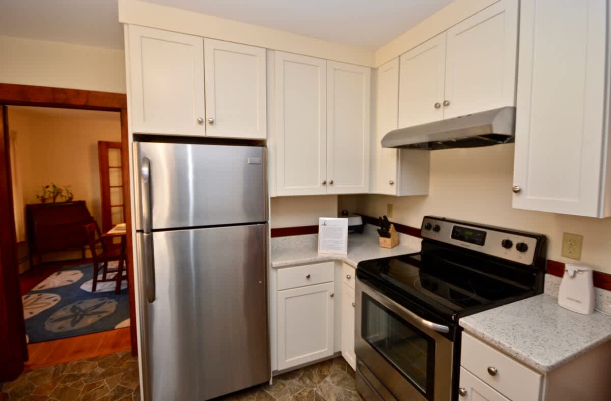 5 min to Breakwater Beach Bike Trail 4