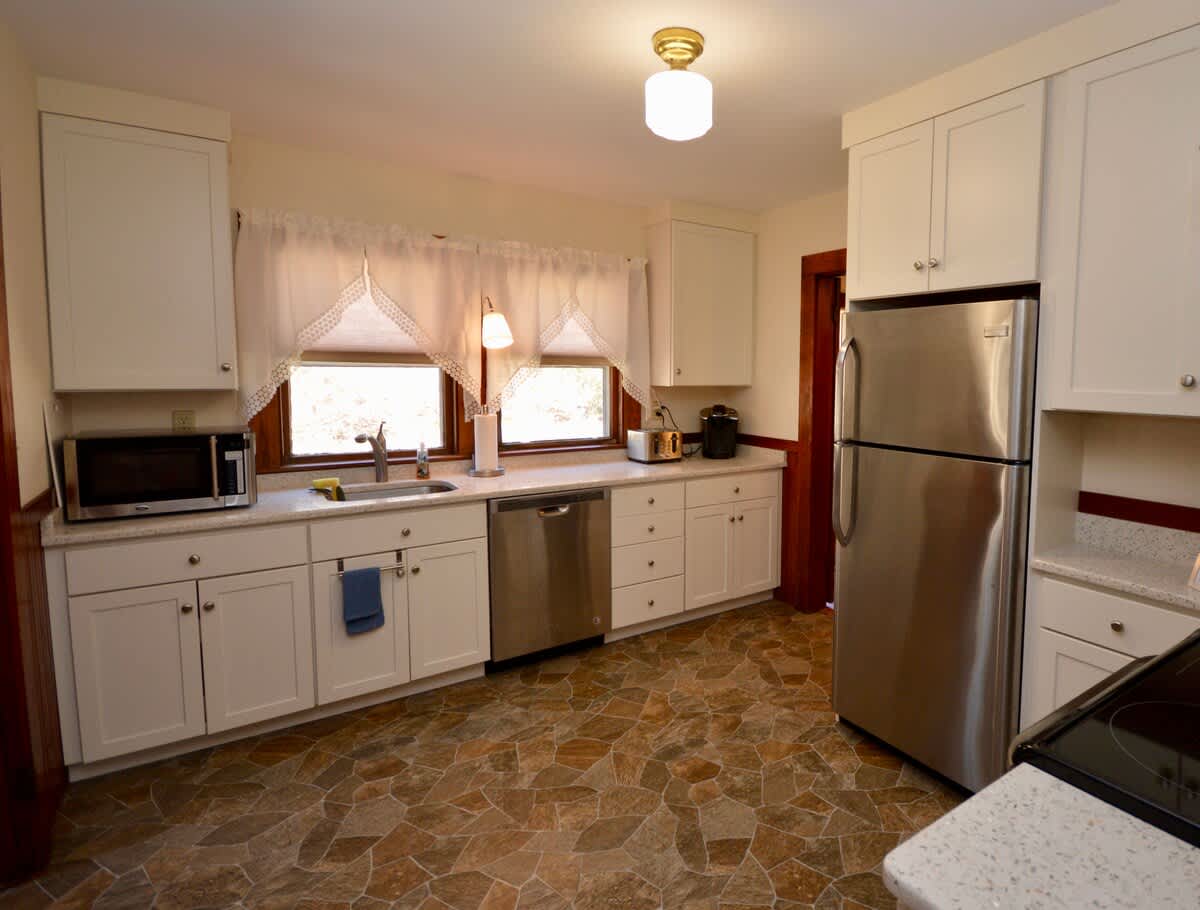 5 min to Breakwater Beach Bike Trail 2