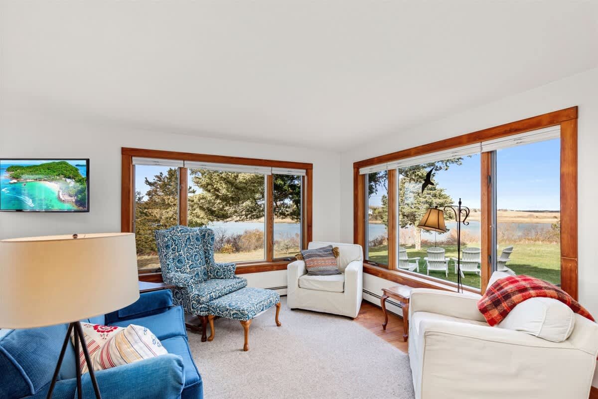 4 Acre Private Estate on the Water 9