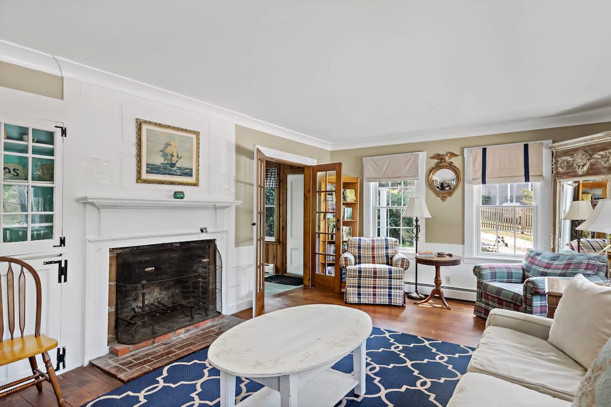 Centrally Located Wellfleet 5 Bedroom 3