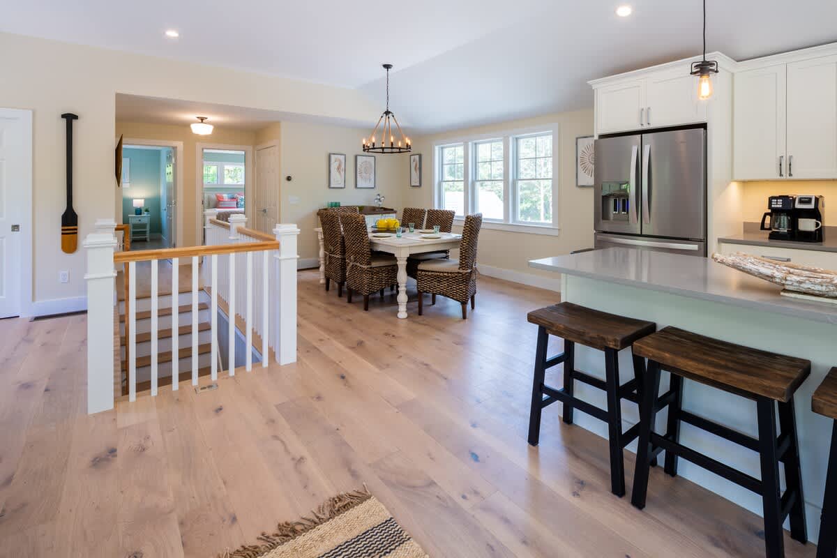 Dog Friendly 4 Bedroom with Pool 2 Min Walk to Beach 6