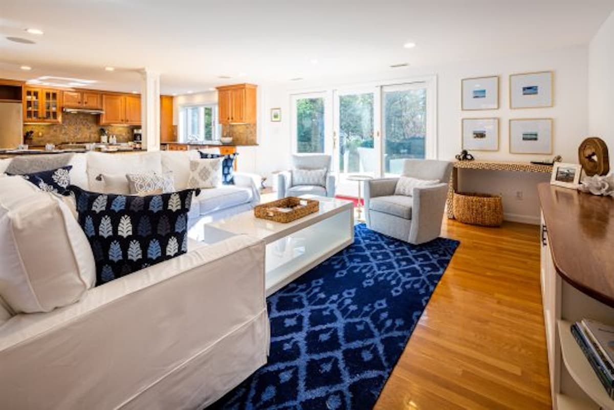 Gorgeous Dog Friendly Central AC 9