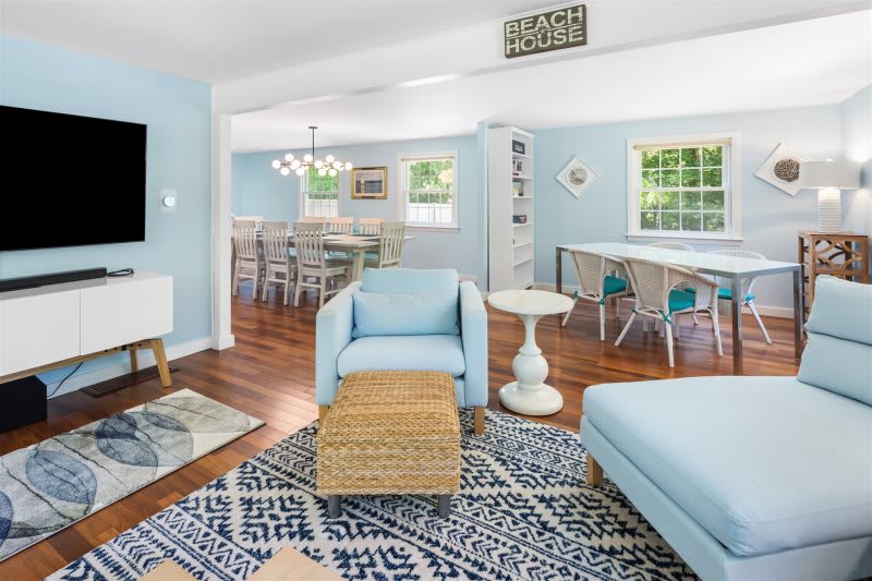 Welcome to Poolside Oasis!