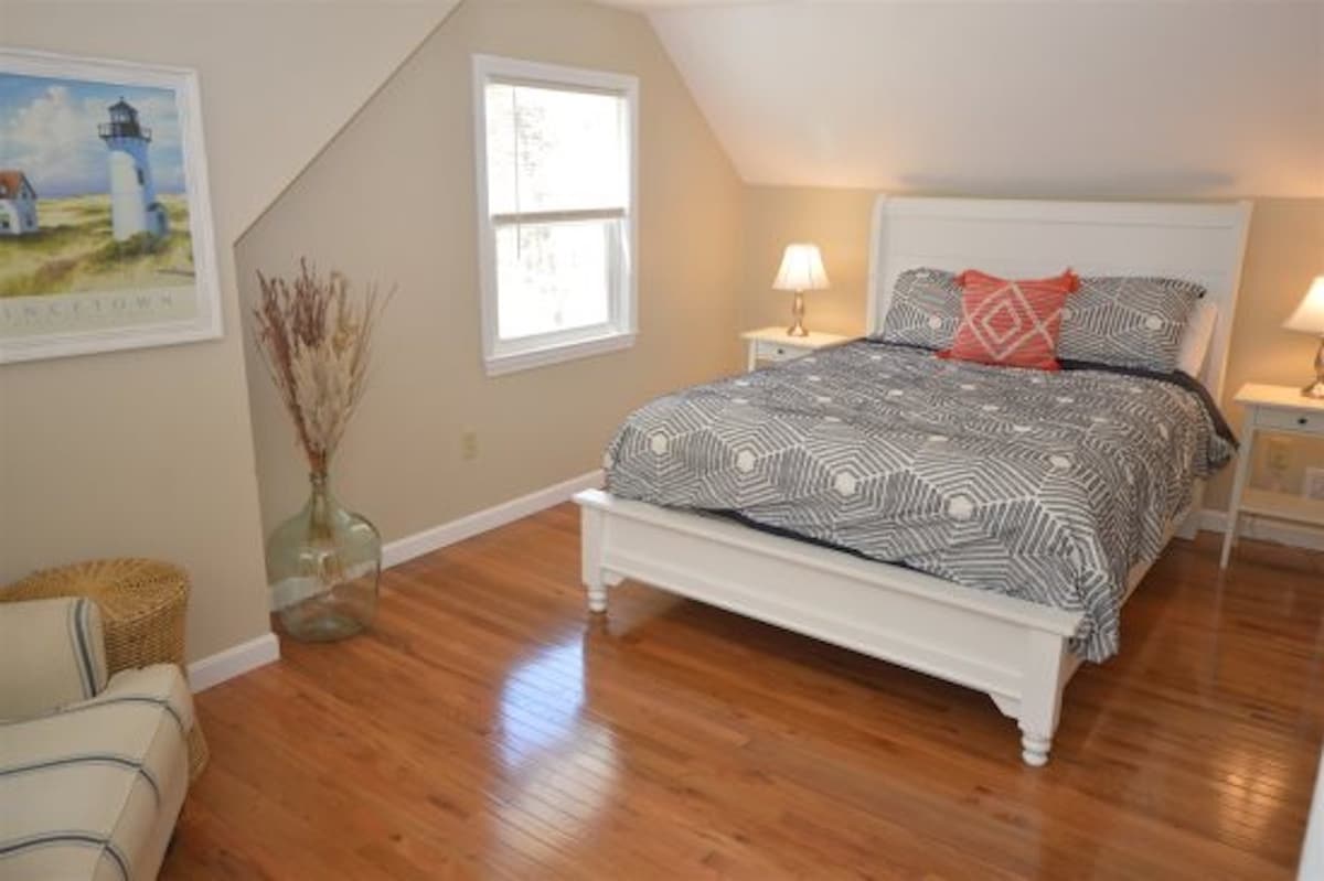 Second floor bedroom with queen bed