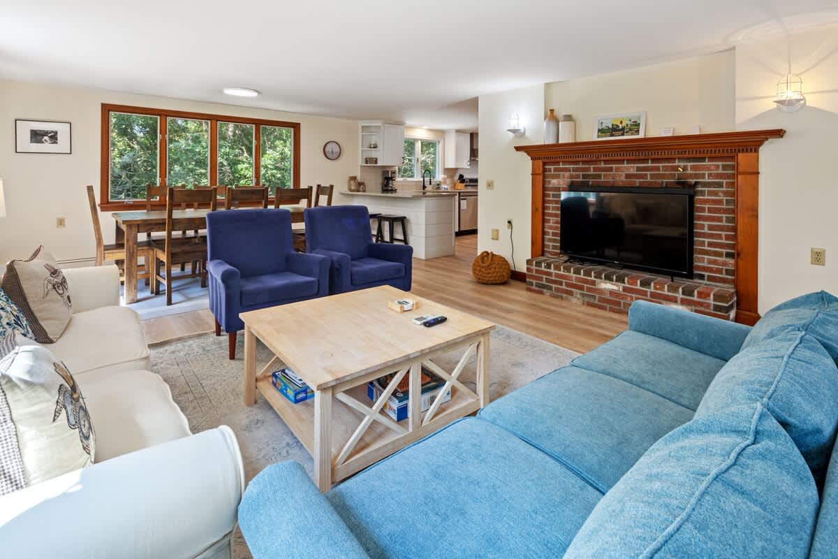 Newly Updated 5 Bedroom Home in Eastham Five Minutes to Ocean Beaches 8