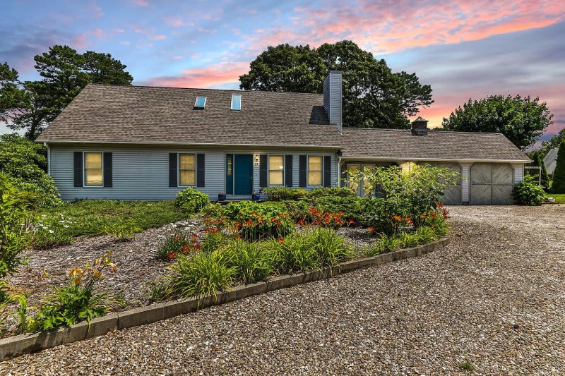 Walk to Great Pond 4 Minute Drive to Kingsbury Beach on Cape Cod Bay in Eastham