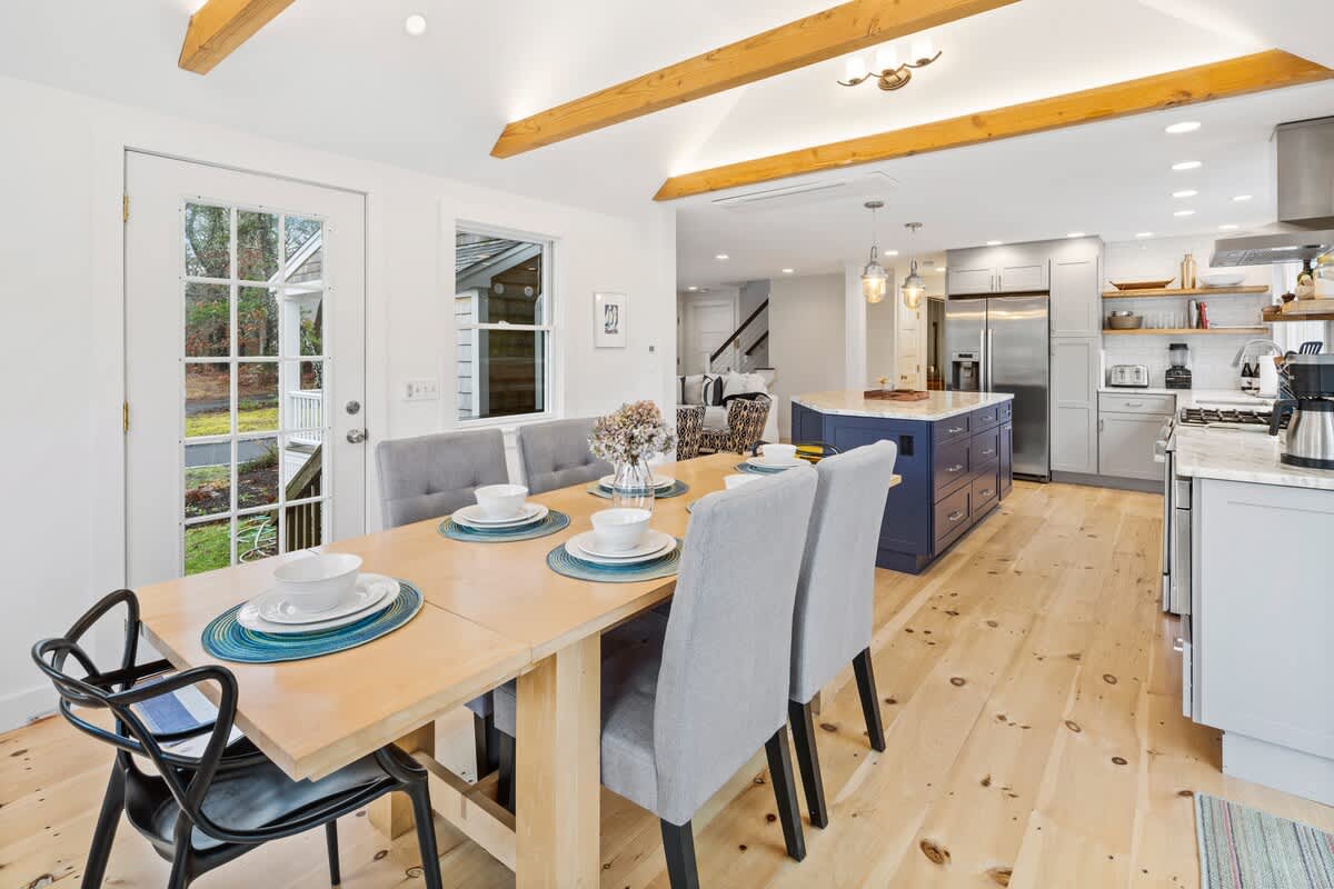 Fully renovated 4 bedroom 3 bathroom home on the National Seashore 8