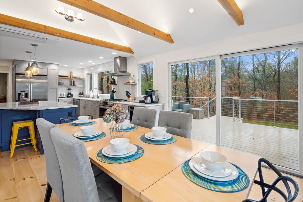 Fully renovated 4 bedroom 3 bathroom home on the National Seashore 2