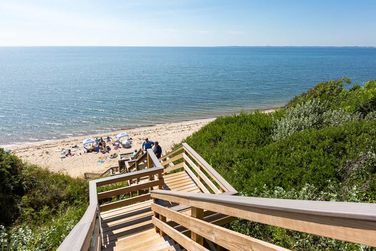 Beautiful Home a Short Walk to Private Bayside Beach in North Truro
