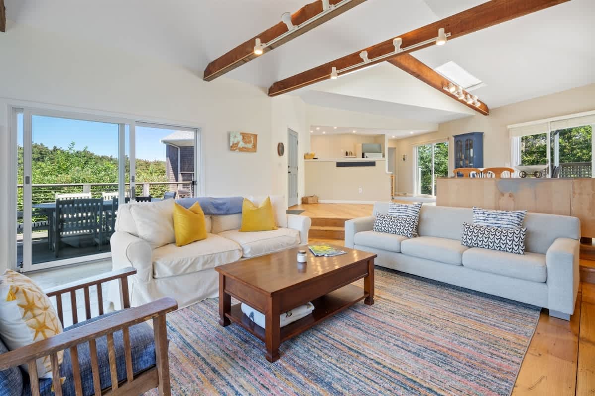 Beautiful Home a Short Walk to Private Bayside Beach in North Truro 4