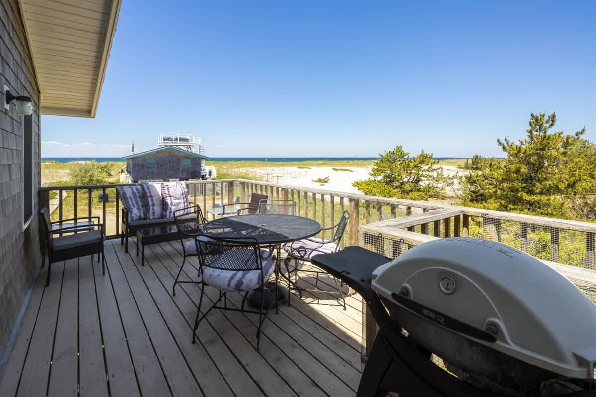 Truro Waterfront Cottage 150 to Private Beach 7