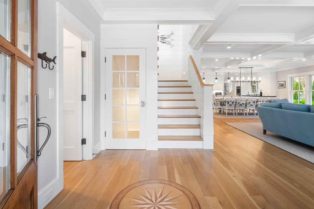 Luxury 6 Bedroom Home 9