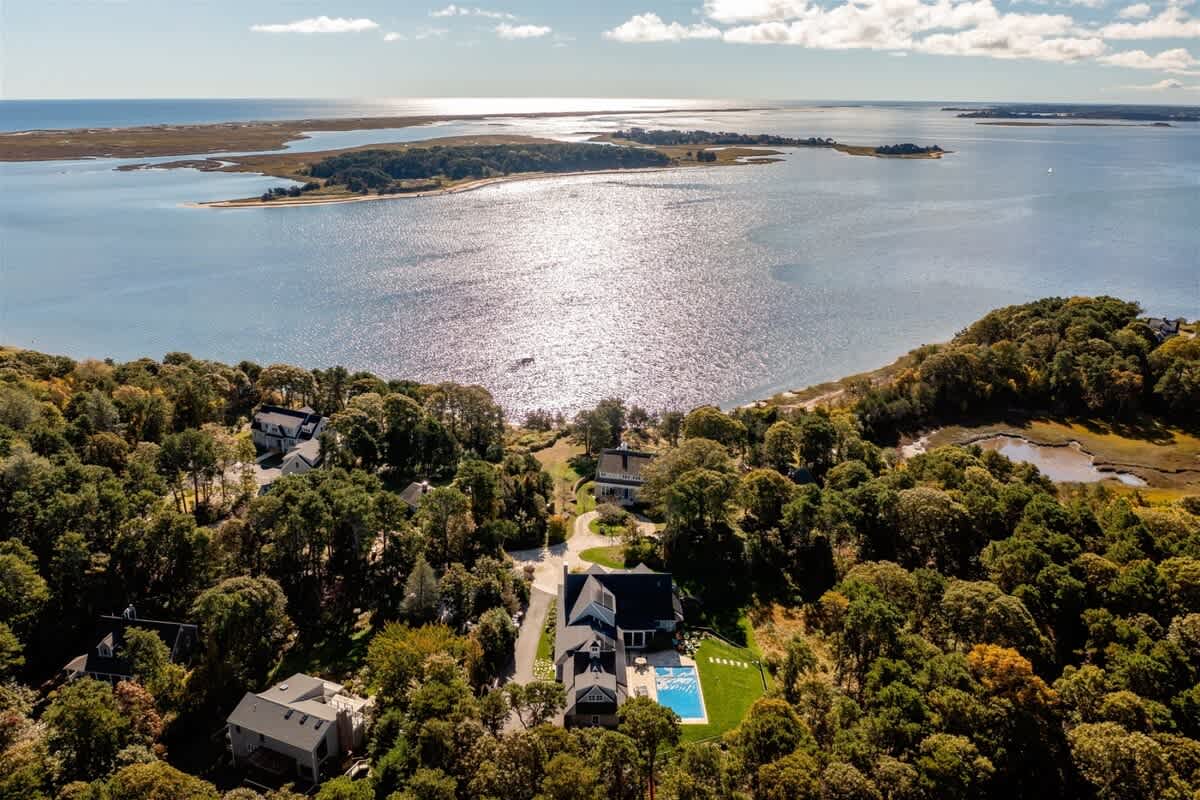 Luxury 6 Bedroom Home 3