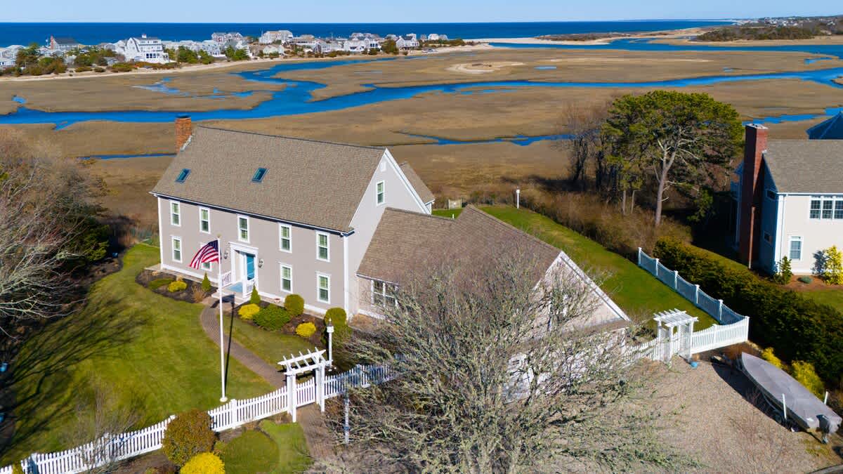 Stunning 5 Bedroom Estate in Sandwich with Panoramic Water Views