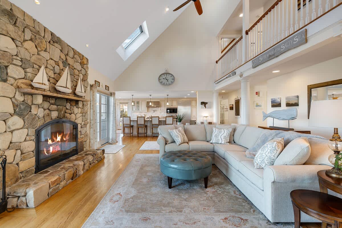 Stunning 5 Bedroom Estate in Sandwich with Panoramic Water Views 4