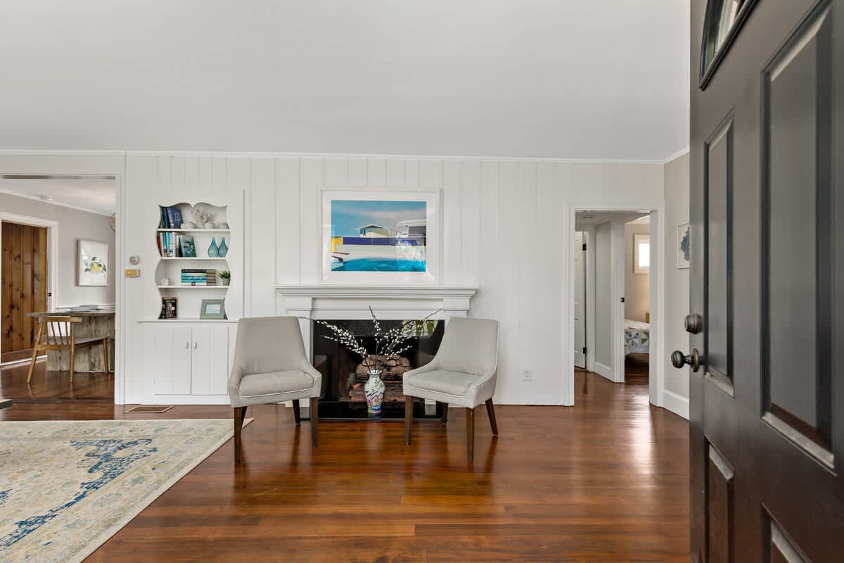Newly Renovated Charming West Harwich Cape House in a Quiet Family Friendly Neighborhood 9