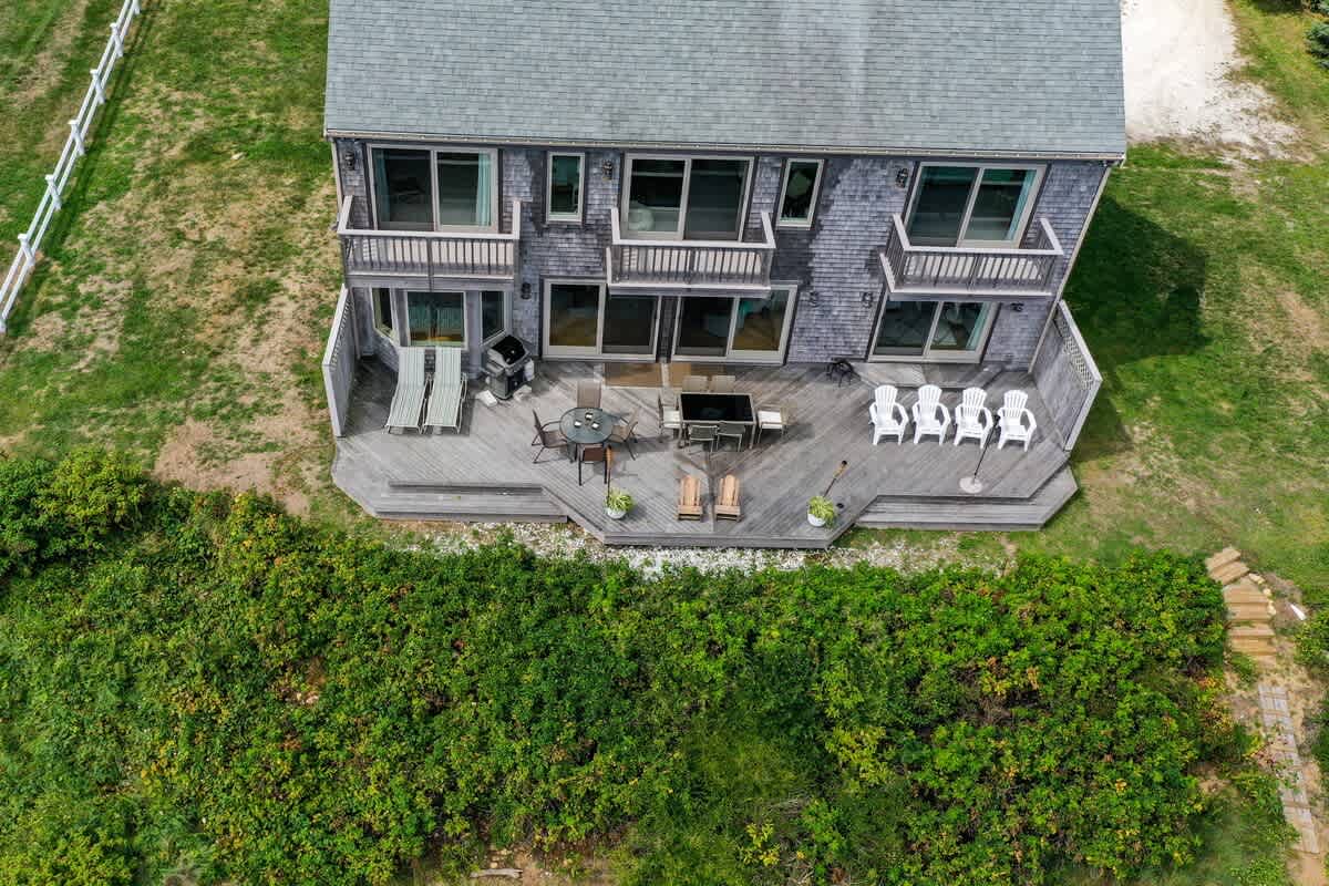 Breathtaking Waterfront Home 3